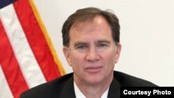 Kurt Doneli, zamenik ambasadora SAD u Srbiji