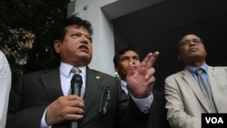 រូបឯកសារ៖ លោក យ៉ែម បុញ្ញឫទ្ធិ អគ្គនាយករដ្ឋបាល និងអ្នកនាំពាក្យគណបក្សសង្គ្រោះជាតិ និយាយ​ទៅ​កាន់​អ្នក​សារព័ត៌មាន​នៅទីស្នាក់ការ​កណ្ដាល​បក្ស​នៅ​ទី​ក្រុង​ភ្នំពេញនៅ​ថ្ងៃ​ច័ន្ទ​ ទី​៣០ ខែ​ឧសភា​ ឆ្នាំ២០១៦។ 