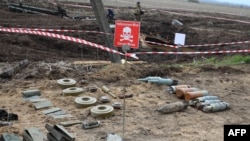 Neeksplodirana municija i druge eksplozivne naprave koje je uklonila Državna služba za vanredne situacije Ukrajine, 21. april 2022. (Foto: Aleksey Filippov /AFP)