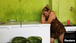 Doze mulheres são assassinadas todos os dias