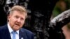Raja Belanda Willem-Alexander memberikan pidato pada peringatan Hari Perbudakan Nasional di Oosterpark, Amsterdam, Belanda, 1 Juli 2023. (Foto: Remko de Waal via REUTERS)