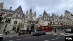 英國倫敦，負責審理引渡上訴和人權的英國皇家法院(美國之音/李伯安)