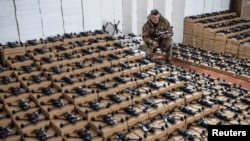 Волонтерите велат дека во текот на овие две години, собирањето средства станало поорганизирано во Украина