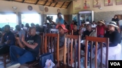 Abanye abantu abangene umhlangano eVictoria Falls