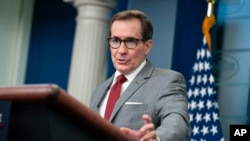 Координатор стратегічної комунікації Ради з нацбезпеки США підкреслив, що існує двопартійна підтримка надання допомоги Україні разом із Ізраїлем. Фото: AP, Координатор стратегічної комунікації Ради з нацбезпеки США Джон Кірбі