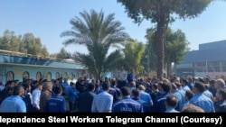 کارگران اعتصابی گروه ملی صنعتی فولاد ایران در اهواز. آرشیو