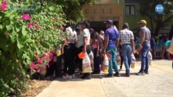 Türk işadamlarından Venezuelalı öğretmenlere gıda yardımı