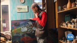 Ishg'oldagi Qrim qiyofasini chizayotgan rassom