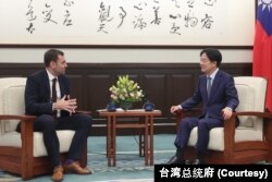 台灣總統府2024年6月13日發布照片顯示，台灣總統賴清德日前在台北接受美國《時代》周刊的專訪。