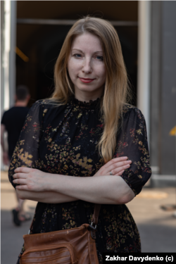 Вікторія працювала над своєю першою нон-фікшн книгою англійською мовою War and Justice Diary: Looking at Women Looking at War.