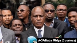 Martin Fayulu (kati) nsima na bokutani na mokambi ya CENI na Kinshasa, RDC, 30 sanza ya motoba 2023. (Photo ACP/Dady Mbiya)
