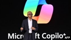 የማይክሮሶፍት ኩባንያ ዋና ሥራ አስፈፃሚ ሳታያ ናዴላ በጃካርታ ንግግር አያደረጉ እአአ ሚያዚያ 30/2024