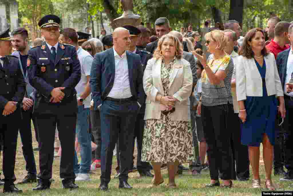 Денот на независноста одбележан со показни вежби и изложба на полициска и воена опрема во Градскиот парк