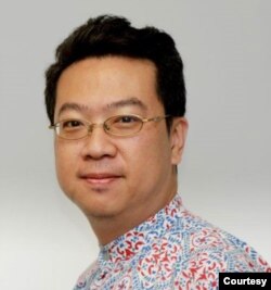 位於印度浦那的富來名大學社會科學系副教授劉奇峰