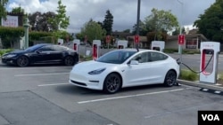 สถานีชาร์จรถไฟฟ้าเทสลา