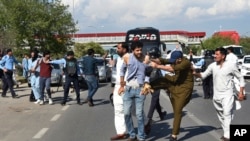 Imran Khan akikamatwa na Polisi nchini Pakistan.