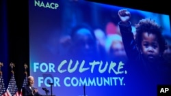 2024年5月17日，拜登總統在華盛頓國家非裔美國人歷史和文化博物館發表演說。 （美聯社照片）