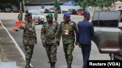 Wasu daga cikin Rundunar Sojojin ECOWAS lokacin da suka je taron gaggawa na kwana biyu a Accra, Ghana