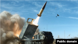 AQShda ishlab chiqariladigan Armiya taktik raketa tizimi