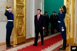 俄羅斯總統普京為到訪的中國領導人習近平在克里姆林宮舉行歡迎儀式。（2023年3月21日）