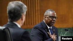 Міністр оборони США Ллойд Остін та Держсекретар США Ентоні Блінкен на слуханнях у Сенаті про додаткове фінансування України та Ізраїлю. 31 жовтня 2023 рік. Фото: Reuters/Kevin Lamarque