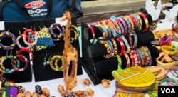 Des objets d’art africain exposés sur le festival.