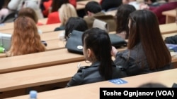 Депресијата е тесно поврзана со социјалните мрежи, а според податоците на кои укажуваат од УНИЦЕФ, 90 проценти од македонската младина е активна на тие платформи