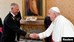 Pope Francis meets with Russian ambassador to the Vatican Ivan Soltanovsky at the Vatican, September 18, 2023. (Vatican Media/­Handout via REUTERS) 