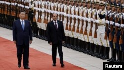 2024年5月29日，中國國家主席習近平和埃及總統阿卜杜勒法塔赫塞西在北京人民大會堂舉行的歡迎儀式上檢閱儀仗隊。