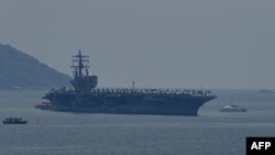 នាវាផ្ទុក​យន្ដហោះ​របស់​សហរដ្ឋ​អាមេរិក​ឈ្មោះ USS Ronald Reagan បាន​ទៅ​ដល់​កំពង់ផែ​ក្នុង​ទីក្រុង​ដាណាង ប្រទេស​វៀតណាម កាល​ពី​ថ្ងៃទី ២៥ ខែមិថុនា ឆ្នាំ២០២៣។