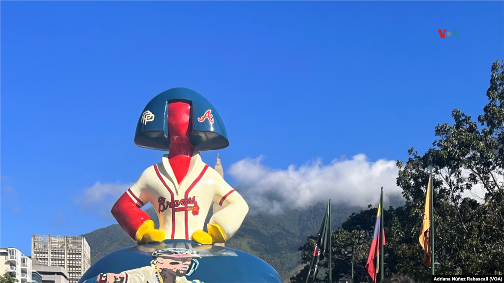 El artista plástico, Antonio Azzato, estuvo en Caracas dando los últimos toques a la "menina" &nbsp;ideada por el beisbolista venezolano, Ronald Acuña Jr., quien hizo historia en las grandes ligas, al ser el primer jugador en alcanzar la marca de 40 jonrones y 70 bases robadas en una misma campaña.