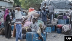 Wakimbizi kutoka Sudan wakiwa Metema, baada ya kuvuka kwenda Ethiopia, tarehe 2023. Picha na Amanuel Sileshi/AFP. 