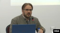 Ognjen Gogić, politikog i autor EWB