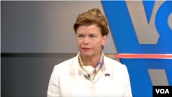 Міністерка закордонних справ Латвії Байба Браже: "Обіцянка НАТО залишається в силі". Вона наголошує, що потрібно зняти обмеження на використання західної зброї, щоб Україна змогла захистити себе проти російської агресії. Фото: Голос Америки