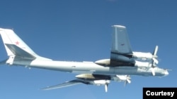 ARCHIVO - Un bombardero ruso Tu-95 que ingresó a la Zona de Identificación de Defensa Aérea de Alaska (ADIZ), el 16 de junio de 2020.