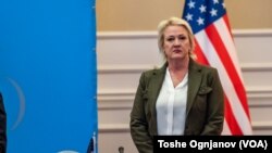 Граѓаните и гласачите од оваа земја треба да им поставуваат тешки прашања на кандидатите, - Анџела Агелер, амбасадорка на САД
