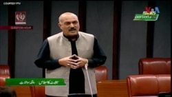 سنېټر بهرامند تنګي په سنېټ غونډه کې له سخت احتجاج وروسته د سوشل میډیا په ټولو پلېټ فورمونو د بندیز لګولو لپاره خپل قرارداد بېرته اخیستی
