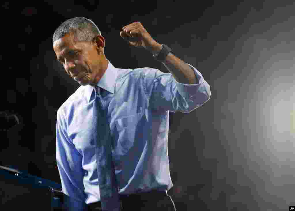 ۲ می ۲۰۱۱&nbsp; بارک اوباما، رییس جمهور پیشین ایالات متحده اعلام کرد که اسامه بن لادن، رهبر شبکهٔ القاعده در حملهٔ نیروهای ویژهٔ امریکایی در شهر ایبت آباد پاکستان کشته شد.&nbsp;