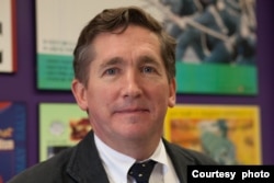 麥克馬斯特大學政治科學教授羅伯特·奧布萊恩