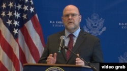 Džefri Hovenijer, američki ambasador na Kosovu