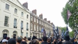 200多位示威者星期日（6月9日）在倫敦的香港經貿辦外舉行集會，紀念2019年香港“反送中運動”五週年。 （美國之音李伯安拍攝）