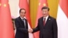 Presiden China Xi Jinping dan Presiden RI Joko Widodo berjabat tangan saat upacara penyambutan di sela-sela Forum Belt and Road untuk Kerja Sama Internasional ketiga, di Beijing, Selasa 17 Oktober 2023.