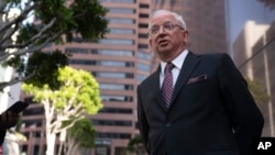 Трамп, кој се соочува со 13 обвиненија во случајот Џорџија, вели дека треба да се предаде во Атланта в четврток