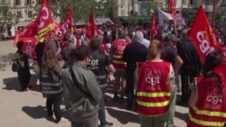 Работниците на Канскиот филмски фестивал протестираат за подобри плати и бенефиции