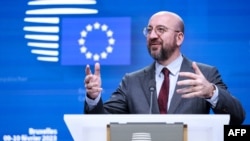 歐洲理事會主席米歇爾在布魯塞爾的歐盟總部對媒體發表演說。（2023年2月10日）