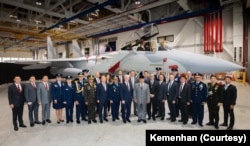 Penandatanganan komitmen pembelian 24 unit pesawat tempur F-15EX baru dari Amerika dilakukan di markas Boeing di St. Louis, Missouri. (Foto: Courtesy/Kemenhan)