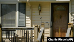 Kuća Andrewa Lestera ispred koje je upucan Ralph Yarl. (AP Photo/Charlie Riedel)
