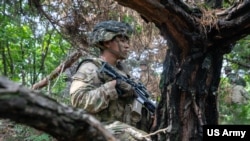 한미 연합사단인 미 제2보병사단 소속 순환배치여단(제3기병연대)이 2024년 7월 22일 경기도 포천 로드리게스 훈련장에서 통합화력훈련(CALFEX)을 실시했다. 사진 = 주한미군 제8군 제공.