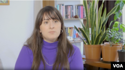 公民實驗室研究員戈茲德·博庫。 (美國之音喬納森·斯皮爾拍攝)