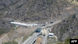 Фото азербайджанського пункту пропуску поблизу Нагорного Карабаху, 30 серпня 2023 року. (Photo by Karen MINASYAN / AFP)